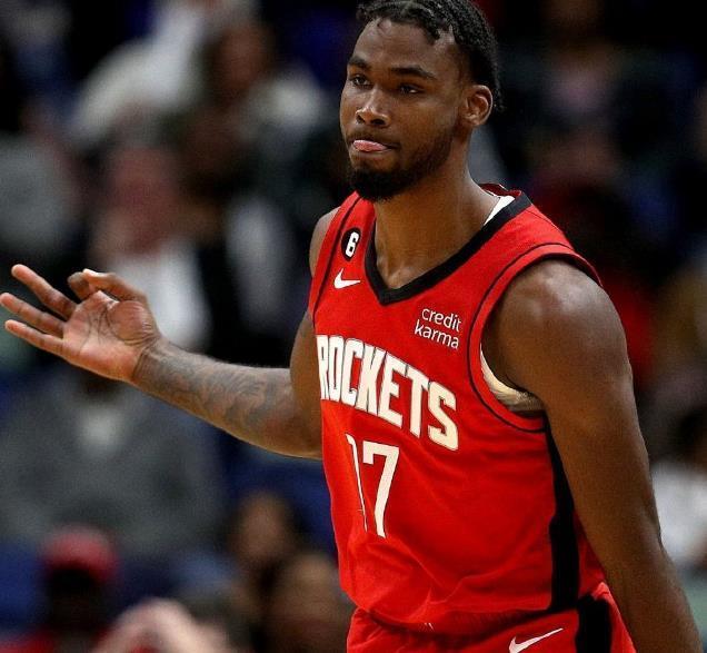 清晨体能课后，勒沃库森手感冰凉备战国王杯，目标明确，阵容厚度经受考验 