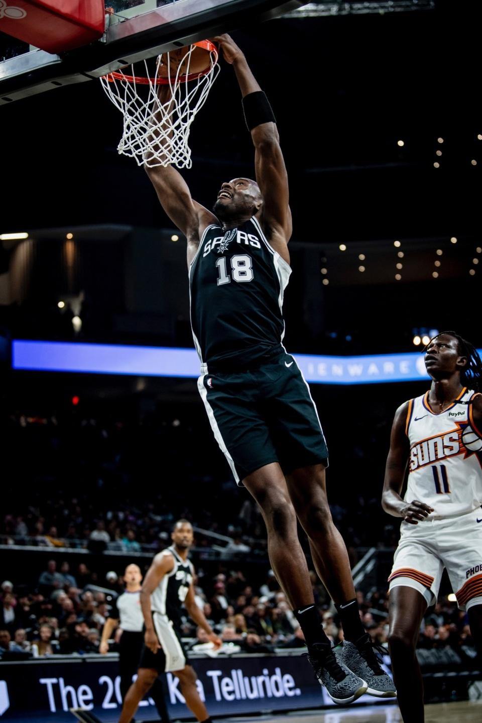 赛前欧超杯传出新动向，圣安东尼奥马刺防线松动，管理层表态——目标明确，球队文化再被提及的简单介绍