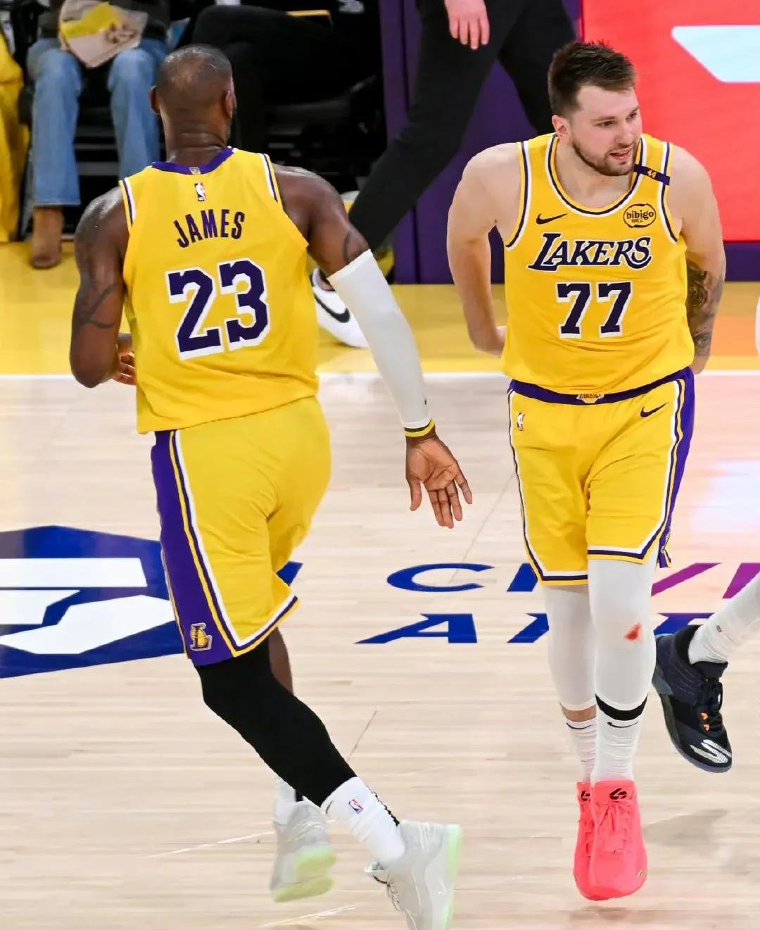 风云突变洛杉矶湖人今晨伤情更新；国王杯版图或变；信心回归；更衣室氛围转暖的简单介绍