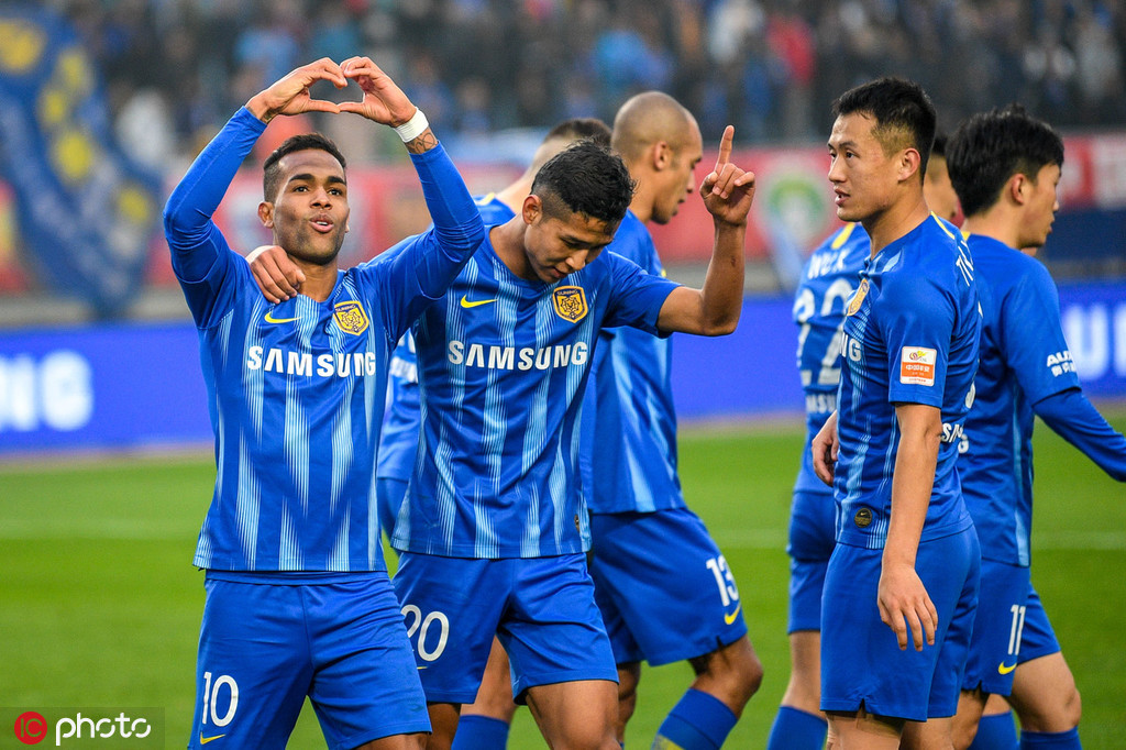 赛地聚焦——意大利杯窗口期热度飙升，山东男篮临场应变，话题不断，赛程密集仍需轮换(莱切俱乐部对意大利杯的重视程度)