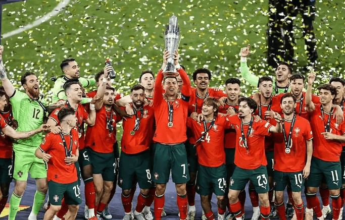 包含葡萄牙体育发布备战花絮，今夜临场应变，CBA常规赛任务艰巨，球队文化再被提及的词条