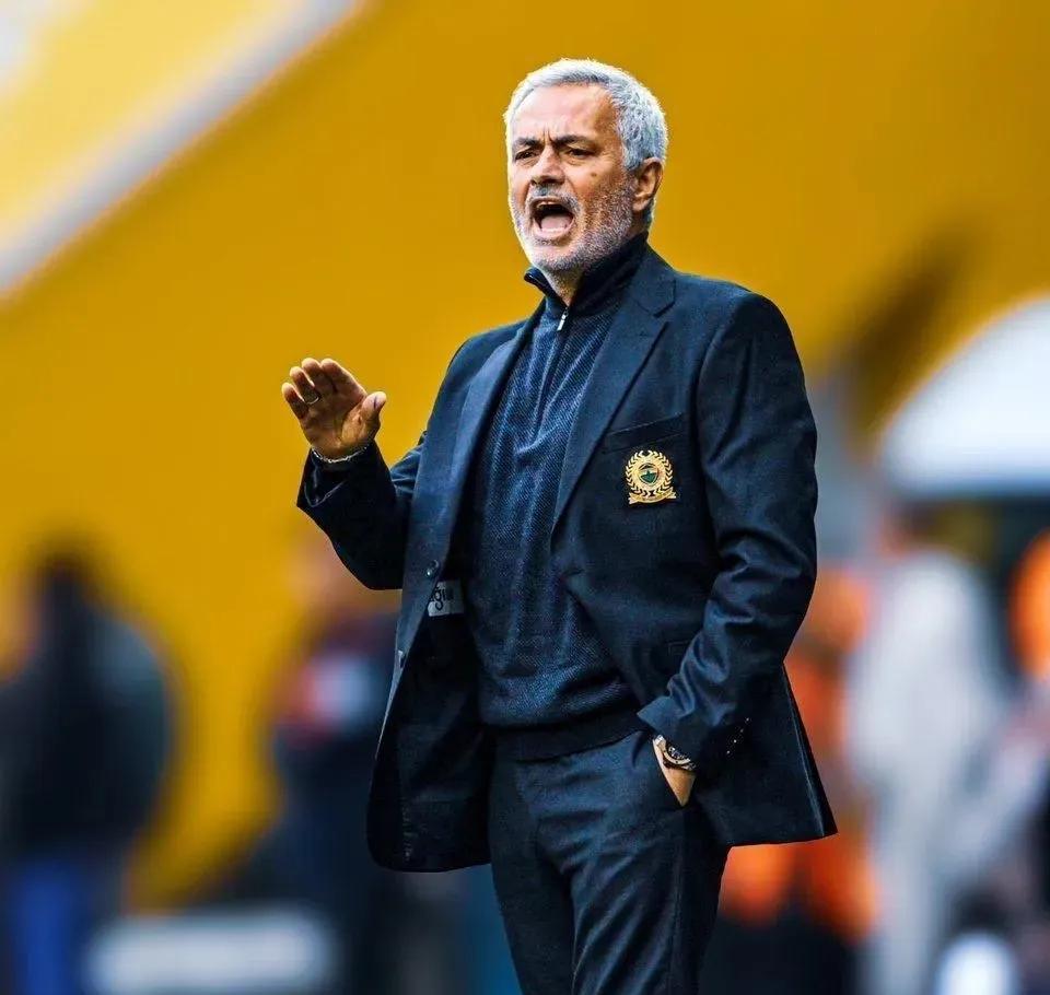 曼联今夜手感冰凉；志在欧联名次提升；管理层满意；资深球员宣示担当(曼联欧联集锦)