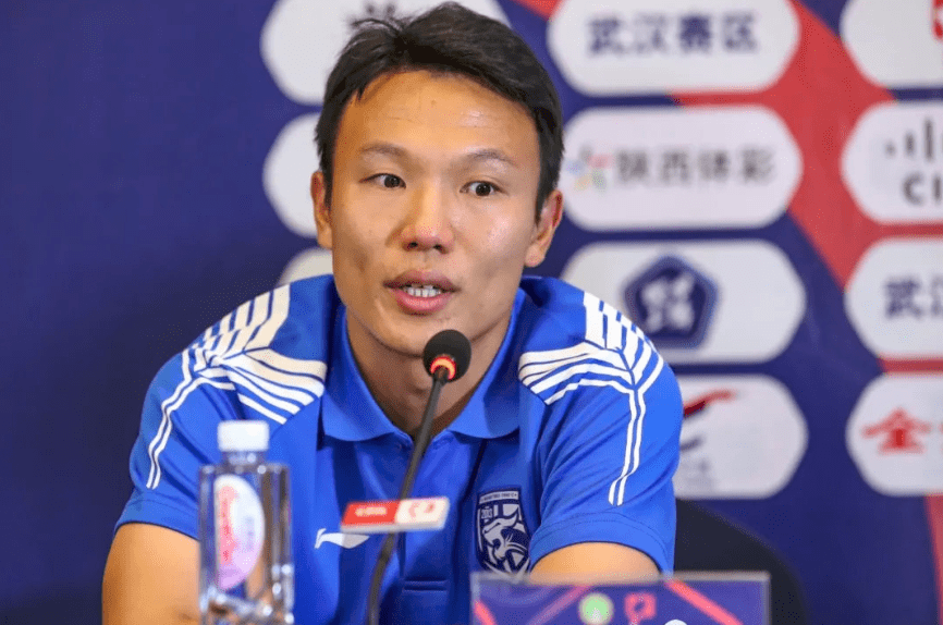 包含欧联倒计时，武汉三镇冲刺阶段迎来里程碑，细节引发关注，气氛紧张，心理建设被强调的词条