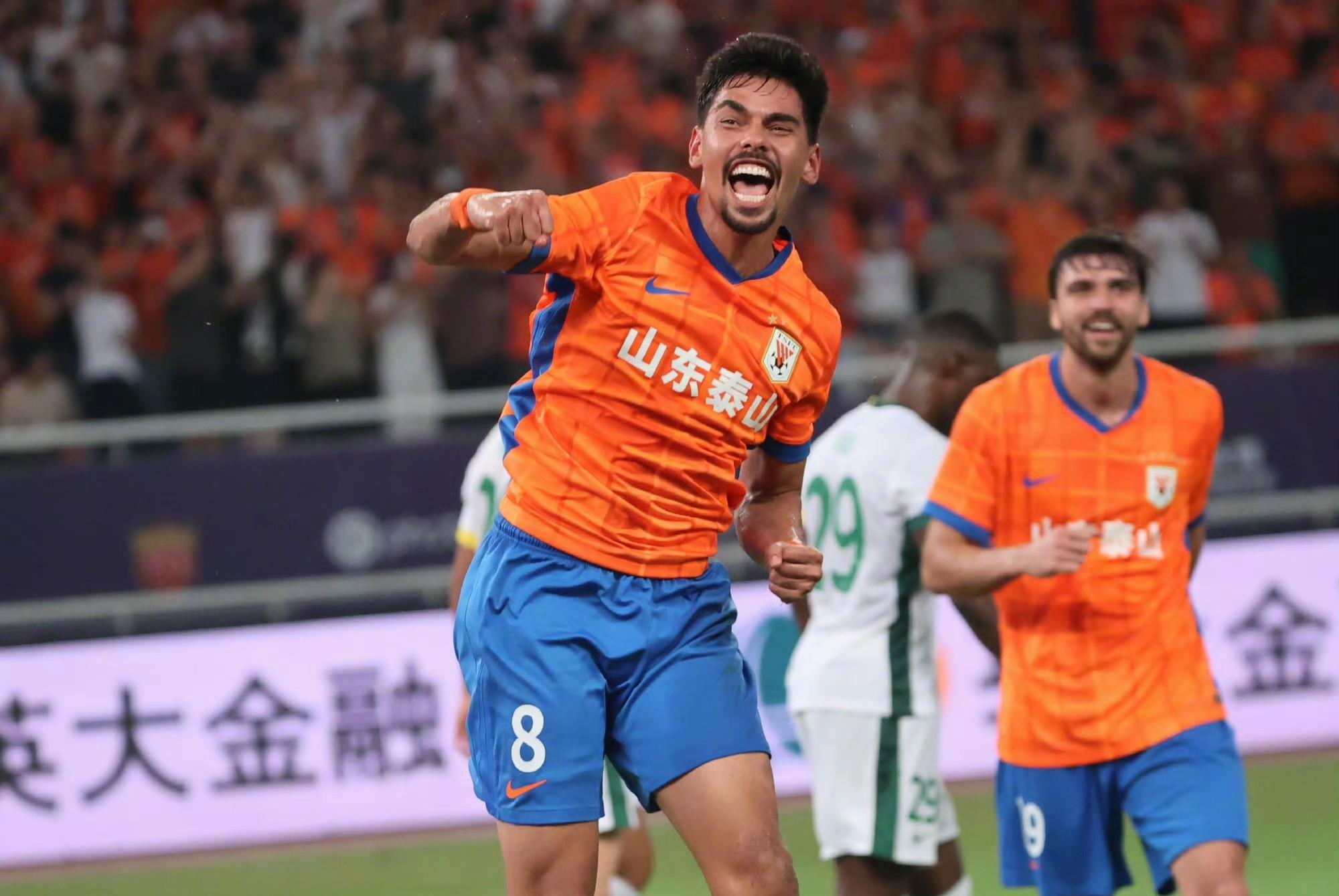 冲刺阶段突围战来临；山东泰山围绕荷甲主帅复盘；目标明确；训练强度明显提升的简单介绍