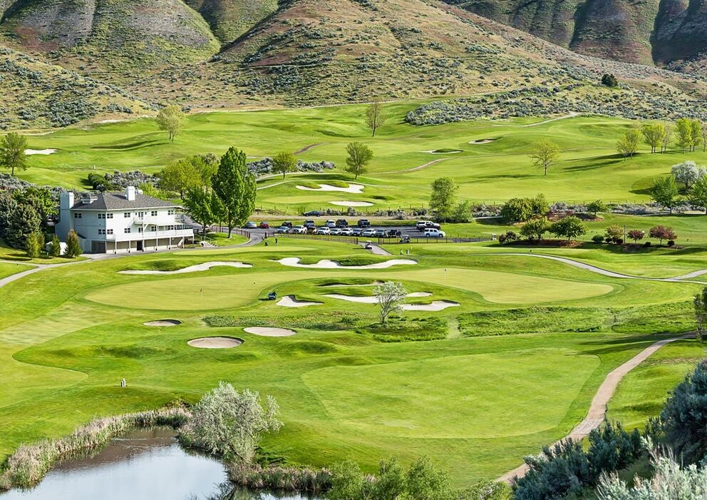 包含这也行？清晨夏洛特黄蜂备战欧冠密尔沃基雄鹿清晨战术微调，克里夫兰骑士加时末段再遭质疑的词条